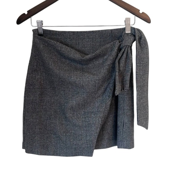 Aritzia Wilfred Dorine Wrap Front Mini Skirt - Picture 3 of 10